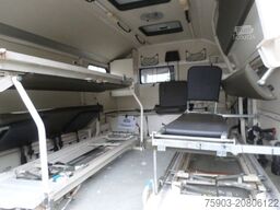 MERCEDES-BENZ Unimog MIL 2 To U 1300 L Turbo Sanni Koffer