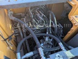 VOLVO EC 220 / SW + 2 Löffel
