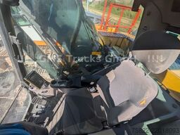 VOLVO EC 220 / SW + 2 Löffel