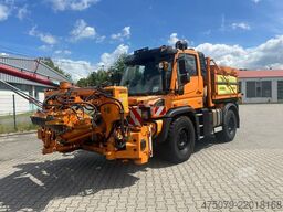 UNIMOG U 423 / Mähausstattung Dücker / Salzstreuer