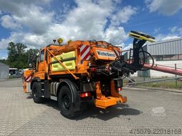 UNIMOG U 423 / Mähausstattung Dücker / Salzstreuer