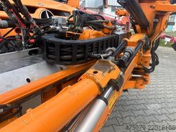 UNIMOG U 423 / Mähausstattung Dücker / Salzstreuer
