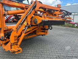 UNIMOG U 423 / Mähausstattung Dücker / Salzstreuer