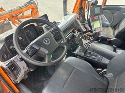 UNIMOG U 423 / Mähausstattung Dücker / Salzstreuer