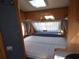 HOBBY De Luxe 450 UF mit Mover und Vorzelt