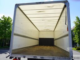 Renault D280 16T / Box truck 18 EPAL / Tail lift