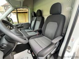 VOLKSWAGEN CRAFTER 2.0 TDI BOTT REGALS. STANDHZG. NAVI PDC