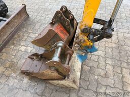 JCB 8026 CTS / 2021 BJ / 1.375 H / 3 x Löffel