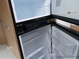 CARADO A 464 PRO (47) SAT, TV, Navi, Markise