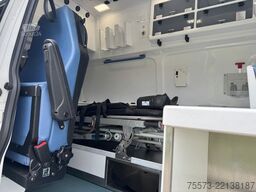 VOLKSWAGEN VW T6, 2.0 TDI, Blutbox, Trage und Sessel.