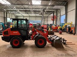 Kubota R 085