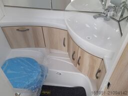 Hobby De Luxe 490 KMF Modell 2025,  TV-Halter, 1800 kg