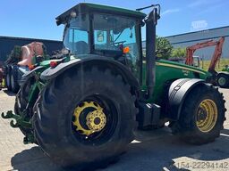 John Deere 8430