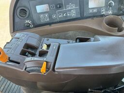 John Deere 8430