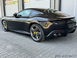 FERRARI Roma Coupe Schwarz