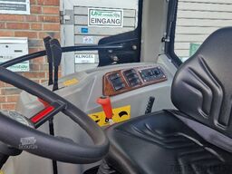 YTO NMF 554C 55 PS Allrad Traktor Schlepper