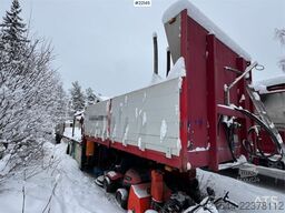 Tyllis jumbo semi-trailer with HMF crane