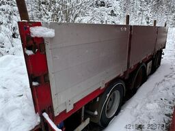 Tyllis jumbo semi-trailer with HMF crane