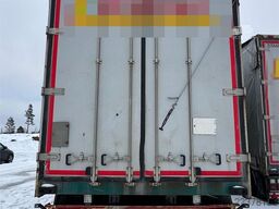 Tyllis Jumbo curtain side semi-trailer