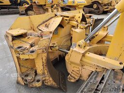 KOMATSU D65 PX ripper available