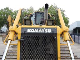 KOMATSU D65 PX ripper available