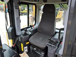 KOMATSU D65 PX ripper available