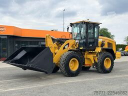 Caterpillar 930M ŁADOWARKA KOŁOWA