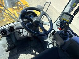 Caterpillar 930M ŁADOWARKA KOŁOWA