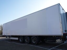 LAMBERET 3 Axle frigo trailer with CARRIER VECTOR 1950 MT