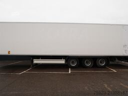 LAMBERET 3 Axle frigo trailer with CARRIER VECTOR 1950 M...