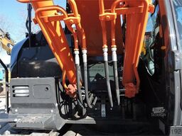 HITACHI ZX225