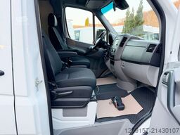 MERCEDES-BENZ Sprinter 319CDI V6 Kasten L1H1 Autom Navi Standh