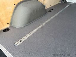 MERCEDES-BENZ Sprinter 319CDI V6 Kasten L1H1 Autom Navi Standh