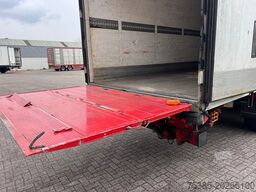 Schmitz Cargobull Thermo King 400 Laadlift 270 cm