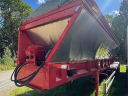 Red River Asphalt Semi-Trailer
