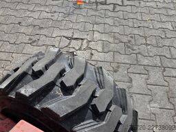Manitou TMT 20-20SR Mitnahmestapler 2000 kg Tragkraft Staplergabel und Stroh- Heugabel