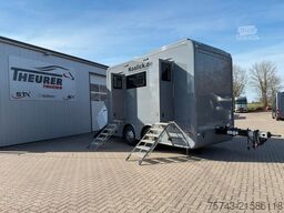  STX Trailer  3-4 Pferde Wohnung, Dusche WC,