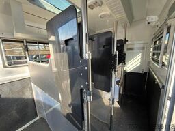  STX Trailer  3-4 Pferde Wohnung, Dusche WC,