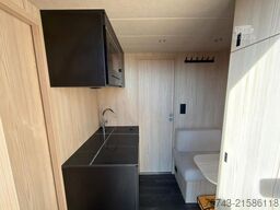  STX Trailer  3-4 Pferde Wohnung, Dusche WC,