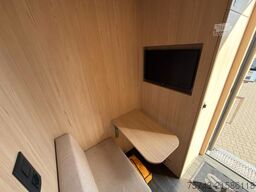  STX Trailer  3-4 Pferde Wohnung, Dusche WC,