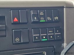Volvo FM 370 Globetrotter 4x2 - Buggsbygg box with si...
