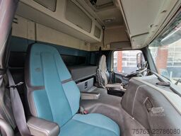 Volvo FM 370 Globetrotter 4x2 - Buggsbygg box with si...