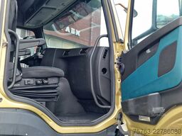 Volvo FM 370 Globetrotter 4x2 - Buggsbygg box with si...
