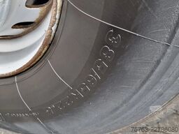 Volvo FM 370 Globetrotter 4x2 - Buggsbygg box with si...