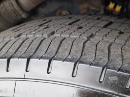 Volvo FM 370 Globetrotter 4x2 - Buggsbygg box with si...