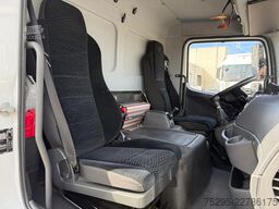 Mercedes-Benz Atego 818L Carrier Xarios600 seitli. Treppe TÜV