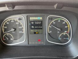 Mercedes-Benz Atego 818L Carrier Xarios600 seitli. Treppe TÜV