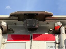 Mercedes-Benz Atego 818L Carrier Xarios600 seitli. Treppe TÜV