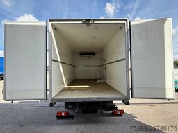 Mercedes-Benz Atego 818L Carrier Xarios600 seitli. Treppe TÜV
