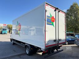 Mercedes-Benz Atego  818L Mitsubishi TDJ600D seitli. Treppe TÜV